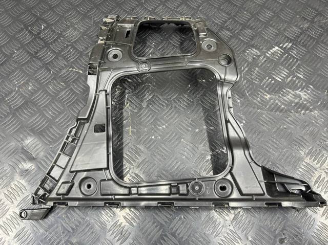 Кронштейн бампера заднього, правий 4M0807454B VAG
