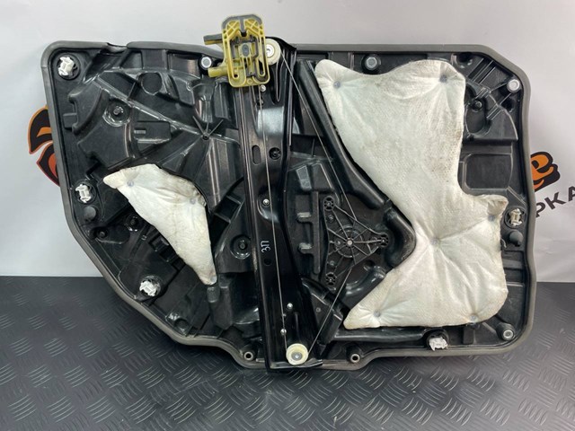 Склопідйомник задніх правих дверей 51357422878 BMW