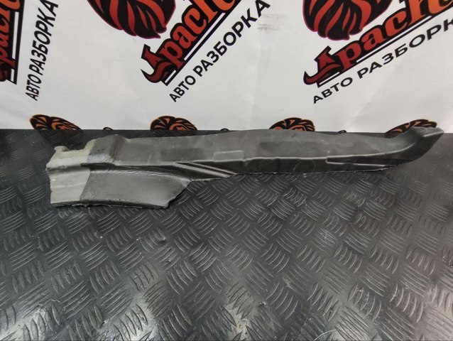 Ущільнювач крила 5NA864235C VAG