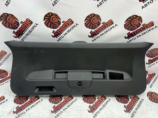 Пластик п'ятих дверей 5NN86760182V VAG
