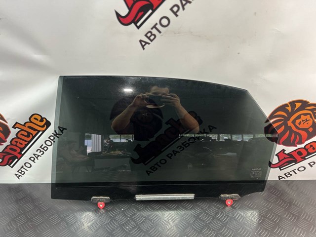 Скло задніх дверей, лівих 6810478020 TOYOTA