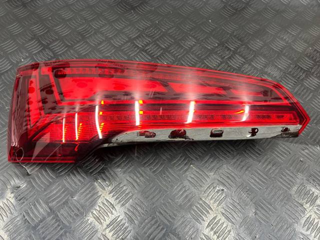 Задня ліва фара 80A945075A VAG