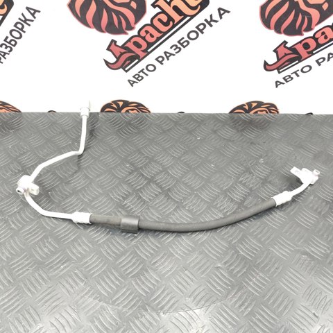 Шланг кондиціонера, від радіатора до випарника 80B816720 VAG