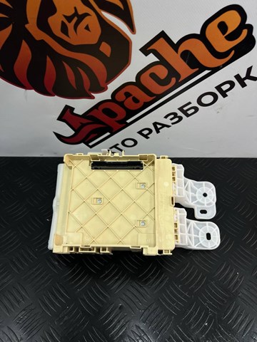 Корпус запобіжників 8273078011 TOYOTA