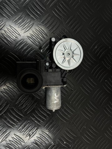 Мотор склопідйомника дверей задніх, лівих 8572078021 TOYOTA