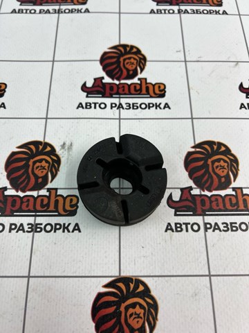 Подушка радіатора охолодження, нижня 8K0121276A PORSCHE