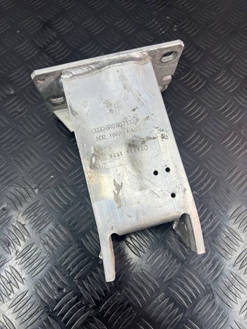 Кронштейн підсилювача переднього бампера 8R0807133A PORSCHE