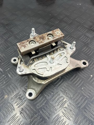 Подушка трансмісії (опора коробки передач) 8W0399156AQ VAG