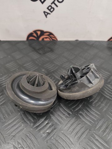 Проставка (гумове кільце) пружини задньої, верхня 8W0512149A VAG