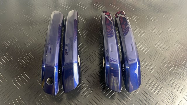 Ручка задніх лівих дверей 8W0837205 VAG