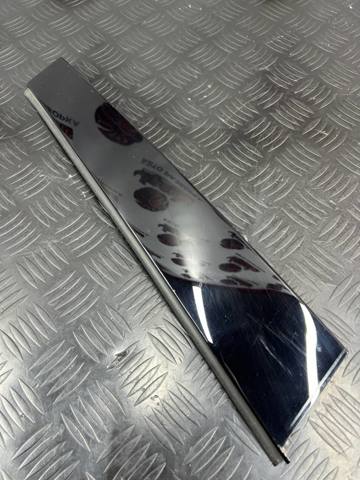 Накладка задніх дверей, лівих, вертикальних 8W0839901A5FQ VAG