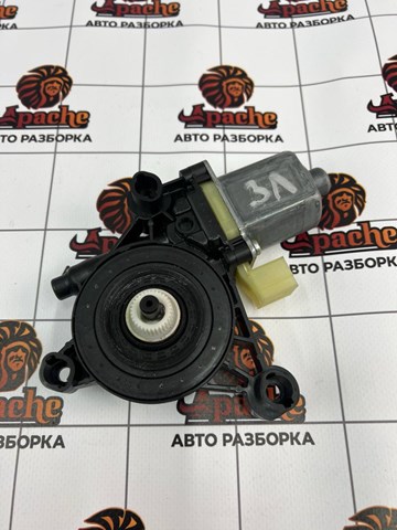 Моторчик склопідйомника двері задніх, лівих 8W0959811 VAG