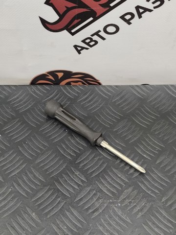 Викрутка 8Z0012255 VAG