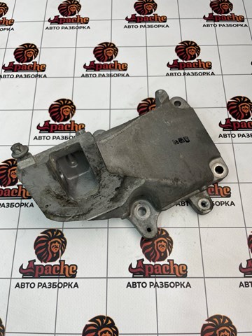 Кронштейн подушки (опори) двигуна, правої A2782234804 MERCEDES