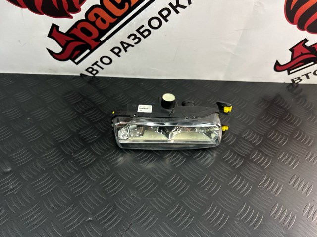 Протитуманка права LR033406 LAND ROVER