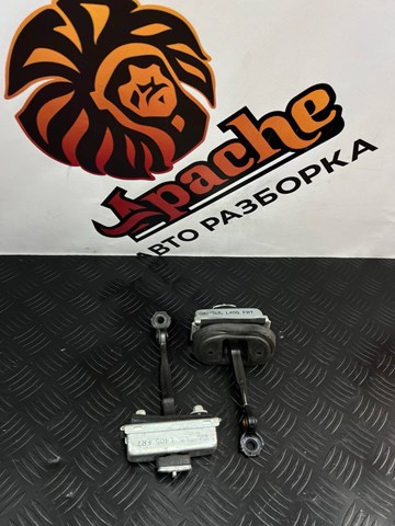 Обмежувач відкриття дверей, передній LR045540 LAND ROVER