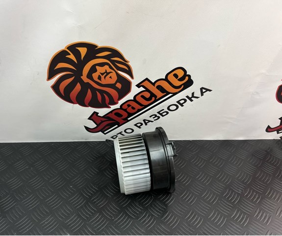 Електромотор пічки LR046947 LAND ROVER