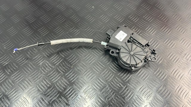 Замок 3/5-х дверей, задній LR095549 LAND ROVER