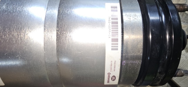 Стойка амортизатора передняя LR019993 LAND ROVER
