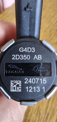 Клапан регулювання тиску масла LR073684 LAND ROVER