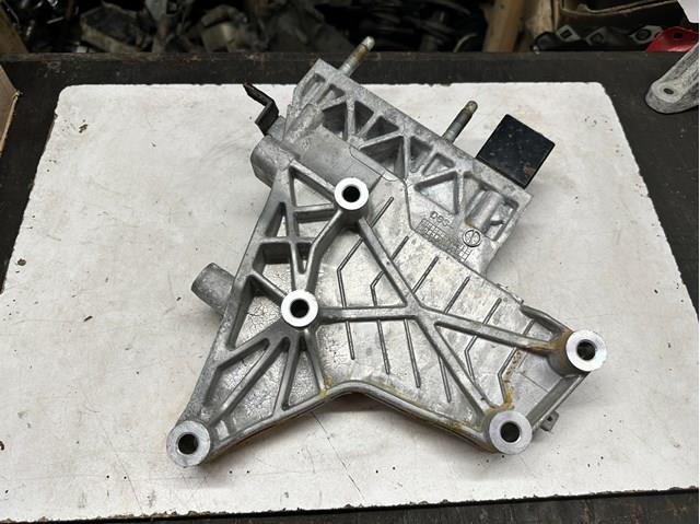 Кронштейн подушки (опори) двигуна, правої 365940E700 HYUNDAI