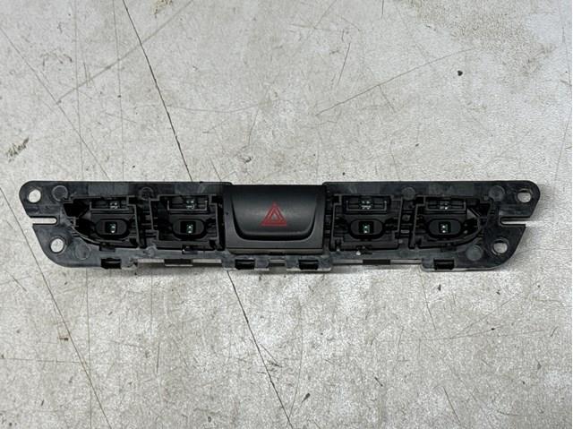 Блок кнопок центральної консолі 68156949AB CHRYSLER