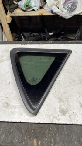 Скло багажного відсіку, праве 87820B2020 HYUNDAI