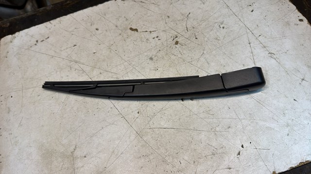 Важіль-поводок двірника заднього скла 98815A4100 HYUNDAI