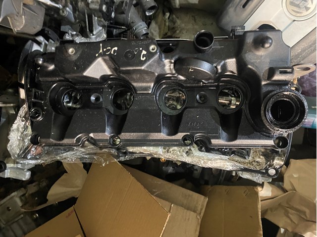 Кришка двигуна 03L103469AC VAG