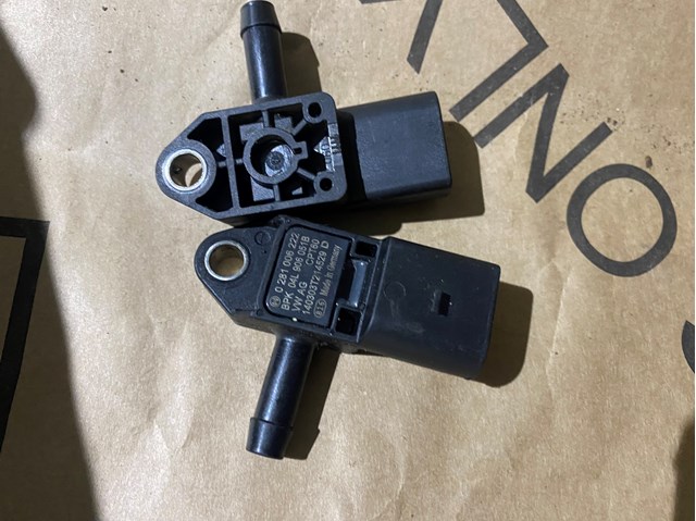 Датчик абсолютного тиску 04L145049E VAG