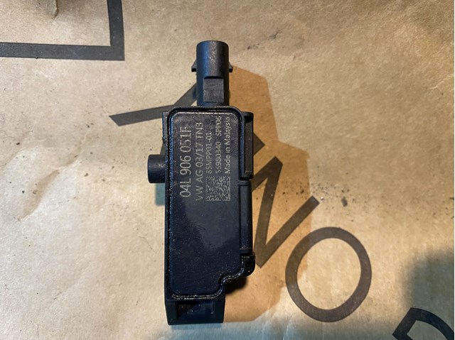Датчик тиску вихлопних газів 04L906051F VAG