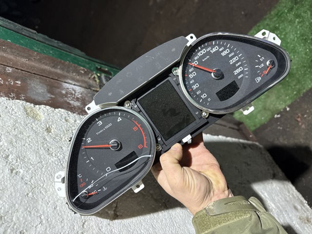 Приладова дошка-щиток приладів 4L0920932M VAG