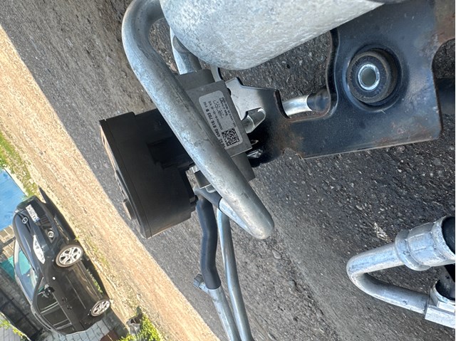 Клапан розширювальний 4M0816703B VAG