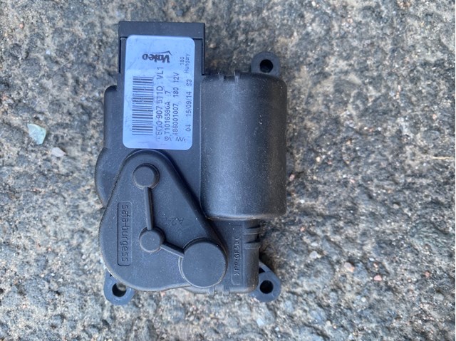Двигун заслінки печі 5Q0907511D VAG