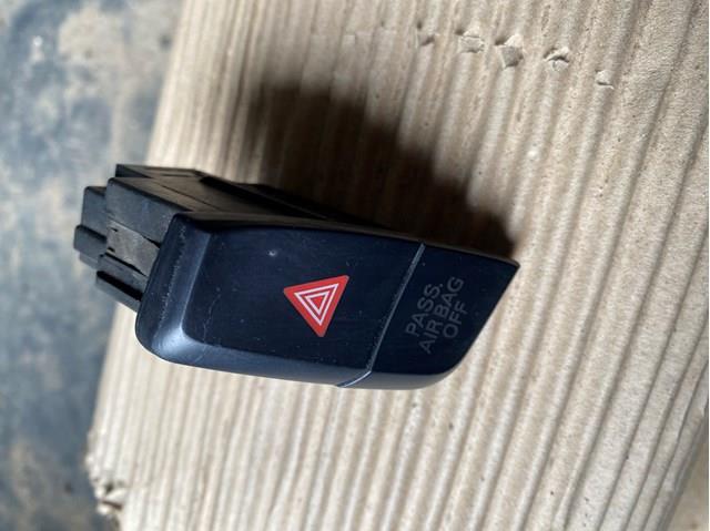 Кнопка включення аварійного сигналу 8K1941509A VAG