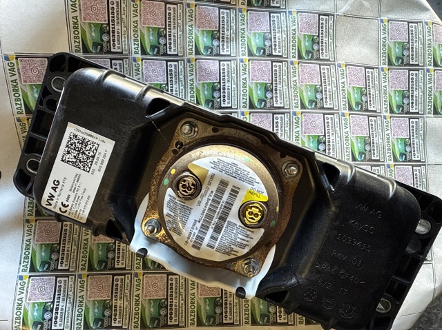 Подушка безпеки пасажира 8V0880204F VAG
