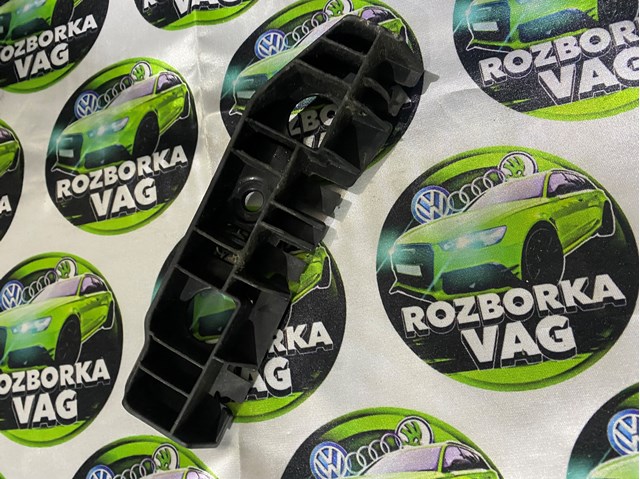Опора порога (кріплення) 8W6853921A VAG