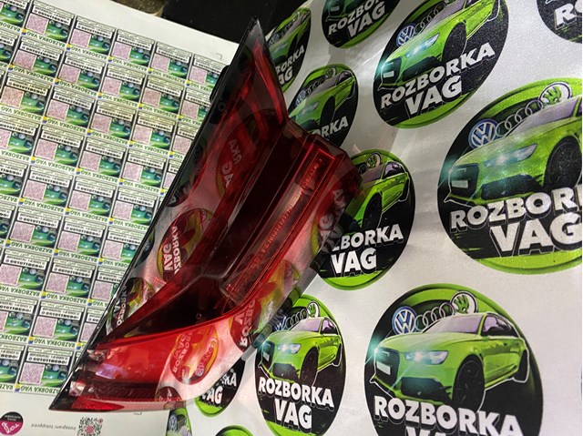 Ліхтар задній правий, зовнішній 8W6945092H VAG