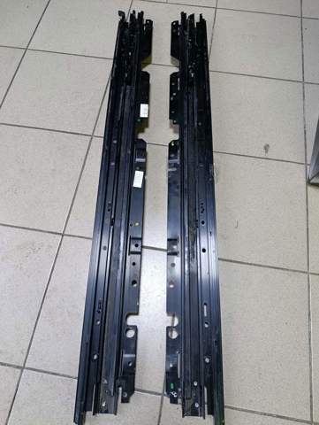 Деталі люків облицювання кузова 54107493141 BMW