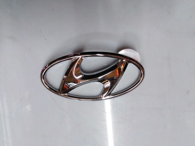 Емблема кришки багажника, фірмовий значок Хендай Соляріс I