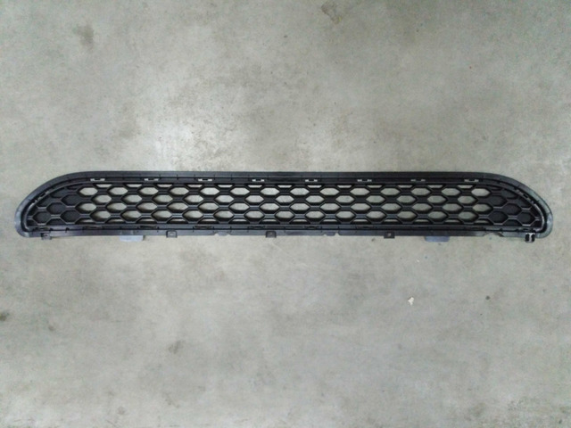 Решітка бампера нижня 86531S1000 HYUNDAI