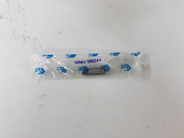 Втулка клапана Mercedes Vito 1