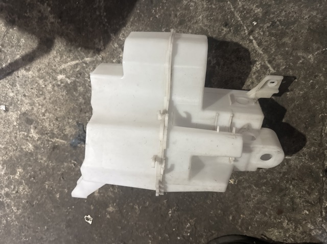 Бачок для омивайки 289106FL0A NISSAN