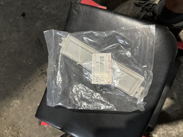 Рамка фільтра салону 88892B4010 TOYOTA