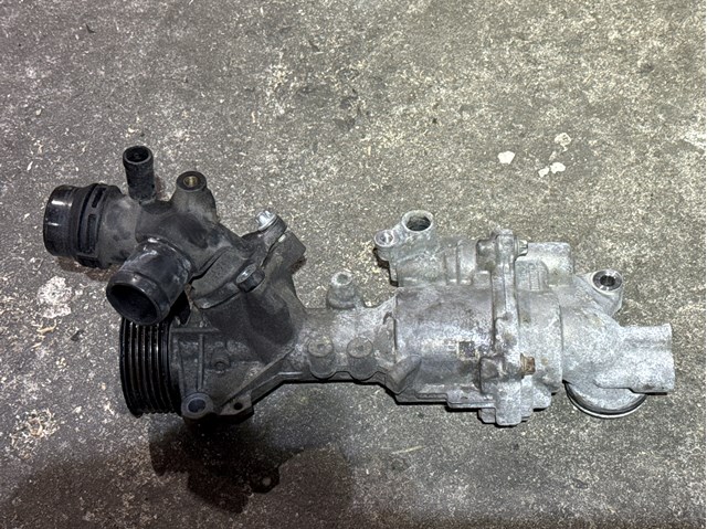 Помпа охолодження A2742000900 MERCEDES