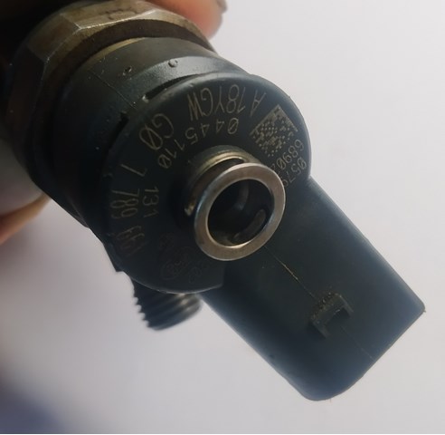 Форсунка вприску палива 0445110131 BOSCH