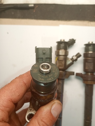 Форсунки електромагнітні 0445110311 BOSCH