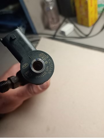 Форсунка інжектора 0445110524 BOSCH