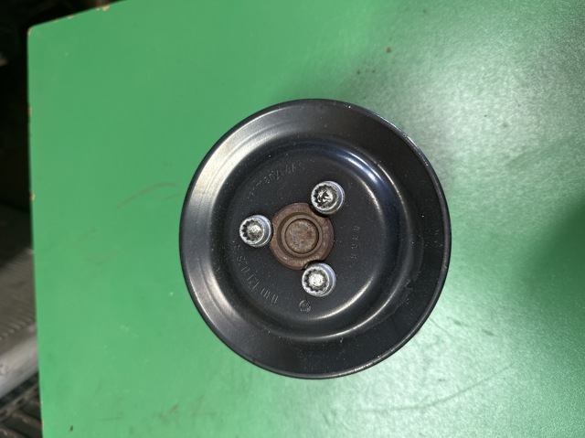 Шків водяної помпи 03D121028B VAG