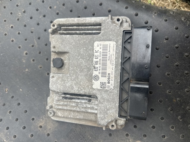 Модуль управління двигуном 03G906021MC VAG